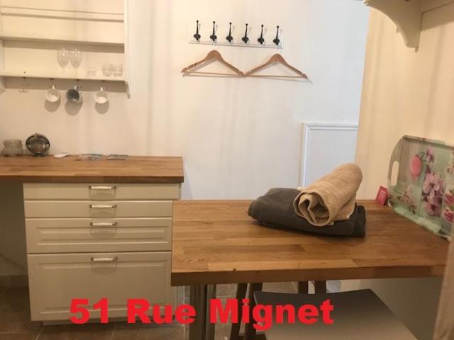 Nuitées Aixoises Apartamento Aix-en-Provence Exterior foto